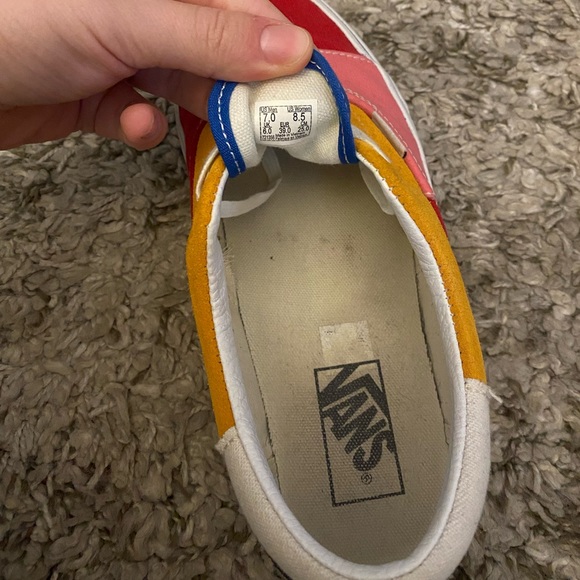 Vans - Picture 3 of 3